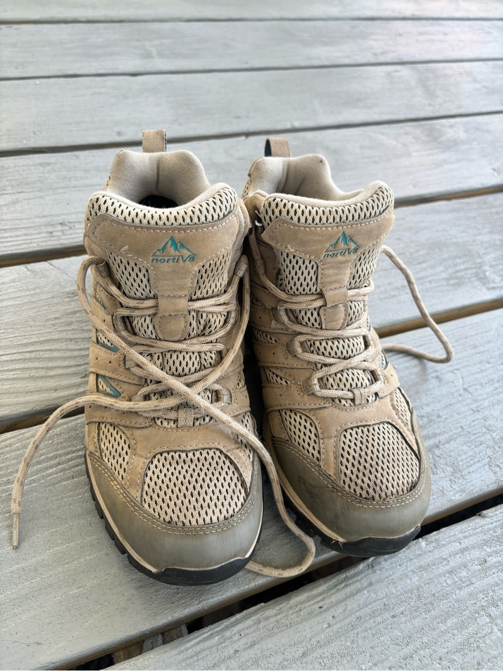 Northva Women's Lace-Up Hiking Boots in Beige